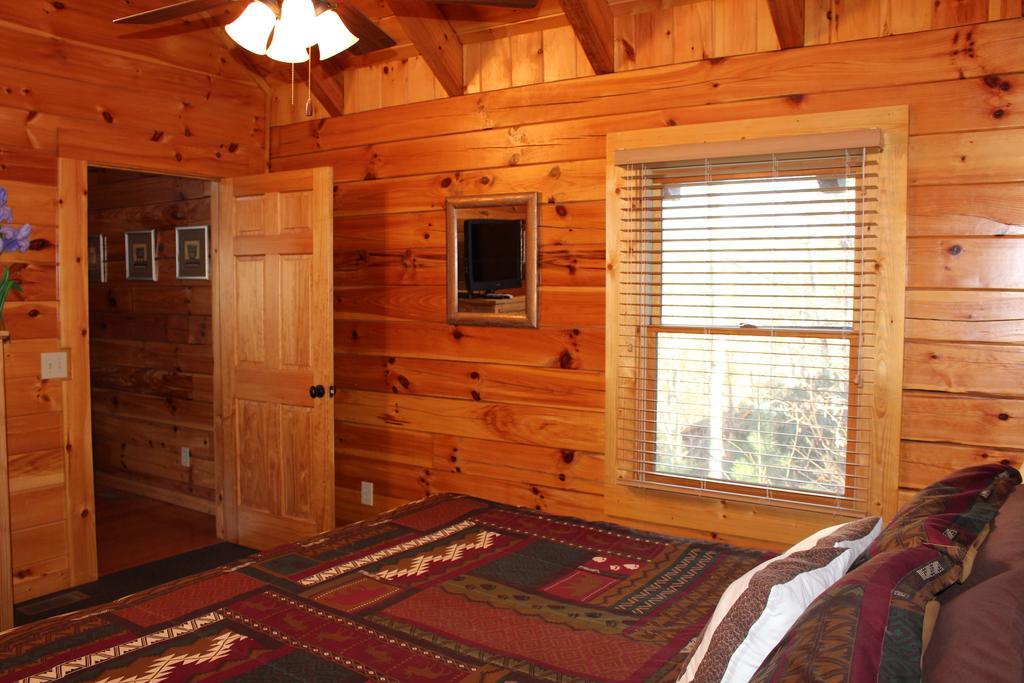 Knotty By Nature Gatlinburg Habitación foto